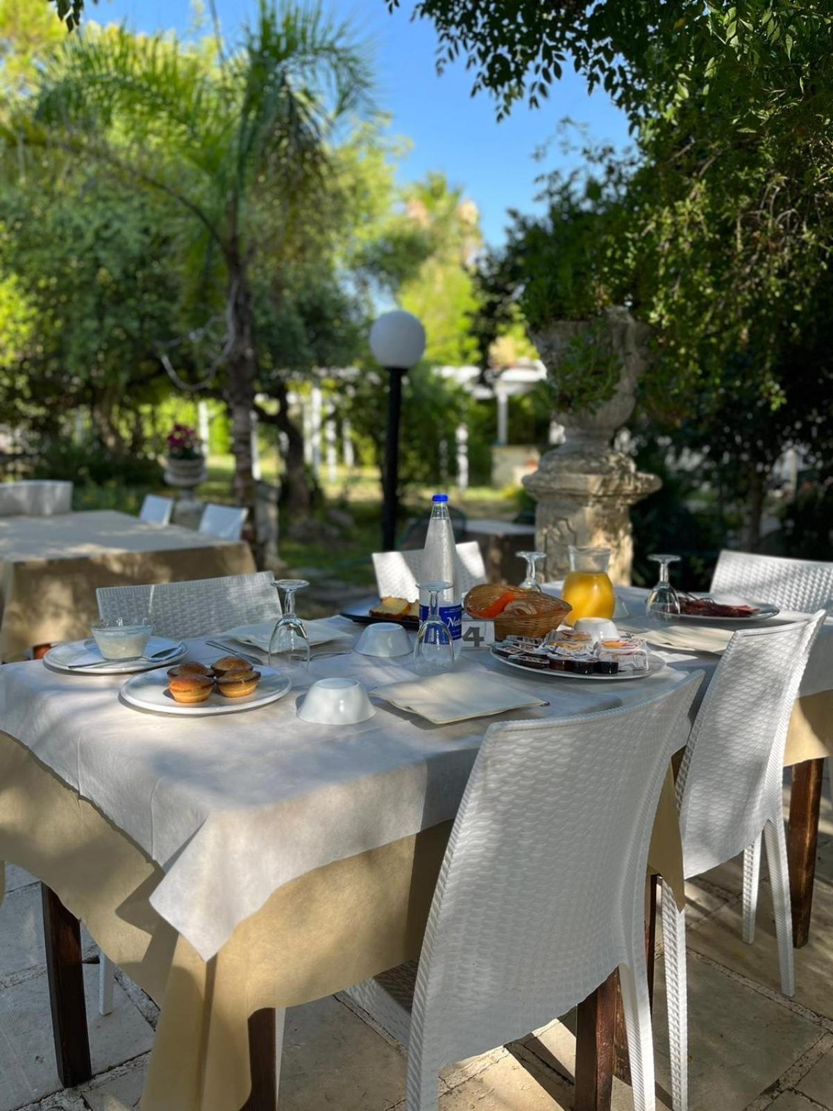 Agriturismo Tenuta La Monaca Aradeo Eksteriør bilde